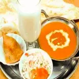 ベジタブル1カレーセット1 curry Samosa (1p) salad lassi Nan or Rice（本格カレースターケバブ ビリヤニ ハラル専門店）