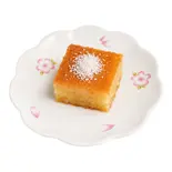 バスブーサ(1個)/Basbousa(1piece)/بسبوسة قطعة واحدة（アラベスク・レストラン＆カフェ / Arabesc Restaurant＆Cafe）