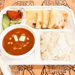 バターチキンとティッカとチーズナンセット Butter chicken, tikka and cheese naan set(出没アド街ック天国常連!モエナモテイ)
