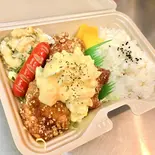 【スペシャル】甘辛タルタル弁当（とり勝 鳥飼店 【九州産若鳥使用】）