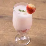 ストロベリーラッシー Strawberry Lassi（うま味家 マサラ）