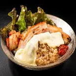 チーズサムギョプサル丼 Samgyeopsal Rice Bowl with Cheese（韓流ご褒美飯♪バターガーリックライスの【サムギョプサル丼】 弘明寺店）