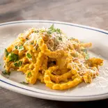トラパニ風アーモンドとペコリーノチーズ、トマトのペーストのショートパスタ ブジアーテ（南イタリア料理 Osteria NORA）