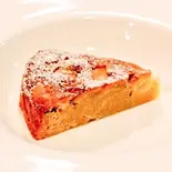 リンゴとシナモンのガトーミエル（カフェ アミューズ）