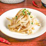 ⑥こりこりザーサイとシャキシャキもやしの和え物、胡麻と葱油風味(雲林坊 秋葉原店)