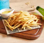 カレータルタルで食べるフライドポテト（ROYAL PORT）