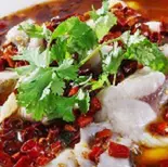 身魚の唐辛子煮込み 水煮鱼（人間煙火）