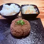 花より、ハンバーグ弁当(Lサイズ200g)※大盛ライス・サラダつき（花より、ハンバーグ。本店）