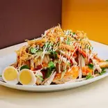 ベトナム風ラー油がけバインミー Vietnam-Style Chili Oil Banh Mi（バインミーシンチャオ川口朝日店）
