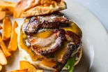 自家製ベーコンチーズバーガー(フレンチフライ付き)Homemade Bacon Cheese Burger with French Fries(BurgerMania白金高輪店)