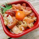 海鮮ぶつ切りユッケ丼（大漁丼家 新宿西落合店）