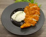 九州鶏のしっとりチキンカツカレー（熟成八層重ねかつ八豚）