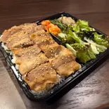 サムギョプサルボリューム弁当 キムチ ナムル サラダ付（炭火焼肉牛力屋ときわ台店）