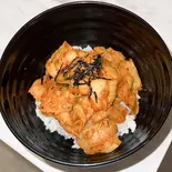 豚キムチ丼（I♡Heart cafe）