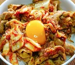 豚キムチ丼（丼物丼塊）