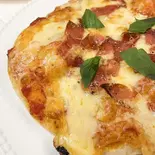 生ハムとベビーリーフのピザ(Dininng bar chacha)