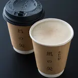 ホットほうじ茶ラテ（本わらび風の矢）