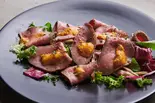 自家製ローストビーフのウニのせ Roast Beef Topped with UNI(UNIHOLIC)