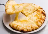 ハニーチーズナン Honey Cheese Nan(Asian Royal kitchen AAVASH)