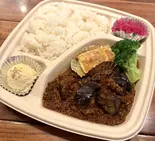 月替わり弁当(スープ、サラダ付き)ナスとひき肉の甘辛炒め（Iron Base）