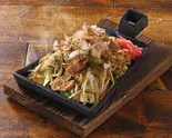 濃厚ソースの鉄板焼きそば（山内農場 博多駅前通り店）