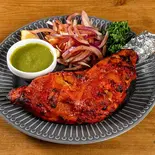 TANDOORI CHICKEN タンドリーチキン（George Garden India Royal Asian cuisine Halal Cafe 川口店）