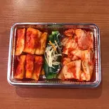 自家製キムチ盛り合わせ（焼肉の三是）