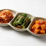 キムチ盛り合わせ（韓国居酒屋 トワヨ）