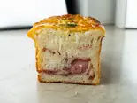 チーズオニオンブレッド  dupain m（【食べログ百名店】極上食パン x 高加水・低温長時間発酵パン L’Atelier du pain(ラトリエデュパン) 六本木）