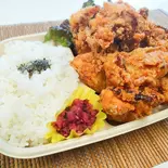 鶏の唐揚げ弁当(大盛6個入り)（お弁当屋HACHI）