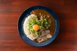 本店人気No.1【満足セット】シン・お蕎麦屋さんのだしっ！カレー+卵黄+九条ネギ+豚しゃぶ（カレーだしっ！神戸・灘店）