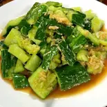 ピーマンで叩いたキュウリの和え物(拍黄瓜)（正宗中国味·羊大厨）
