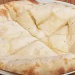 【人気NO.4】ふんわりチーズナン/Cheese Naan（【4ヶ月国を渡った料理長】印カレー PAIYO）