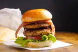 和牛ベーコンダブルバーガーとポテチdouble beef burger and bacon and  Potato Chips（【和牛ハンバーガー】LEX BURGER～南阿佐ヶ谷店～）
