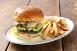 avocado mushroom cheeseburger アボカドマッシュルームチーズバーガー 【フレンチフライ付】(ARMS TAKEOUT & DELIVERY)