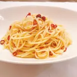 スパゲッティペペロンチーノ（サフラン）