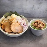 クスクスラーメンカツオブラック+ミニチャーシュー飯セット(クスクスラーメン横川店)