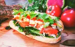 スモークサーモンとクリームチーズのバインミー Bánh mì of smoked salmon and cream cheese（【バインミー専門店】 レモングラスbánh mì Specialty Store Lemongrass）
