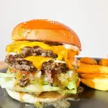 DOUBLE CHEESE BURGER / ダブルチーズバーガー（ハンバーガー＆ジャンクフード THE SPRINGFIELD）