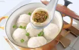 魚団子スープ(5個入り)（楊銘宇 黄燜鶏米飯 高田馬場店）
