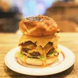 ダブルチェダーチーズバーガー Double Cheeseburger（CAFE IBIS）
