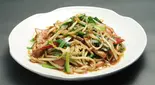 ニラレバ炒め（中国東北家郷料理 永利 池袋本店）