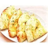 ガーリックチーズナン/Garlic Cheese Nan（インドネパール料理マンディーブ）