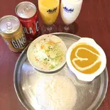 Curry naan set with salad and soft drinks（Rara cuisin）