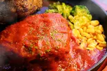 究極W完熟トマトソース和牛ハンバーグ ライス付き（【和牛ハンバーグステーキ弁当】GOD OF MEAT～南阿佐ヶ谷店～）