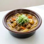 もつ煮込みカレーうどん（ホルモン ハナモク）