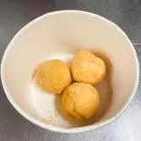 コーンポタージュチーズボール (Corn Potage cheese ball 3pis)（韓国フライドチキン立川店）