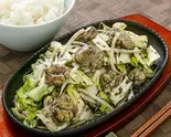 ホルモン炭塩焼鉄板(120グラム)ライス付き Charcoal Salt Griddle-Cooked Offal（おっちゃんのホルモン焼）