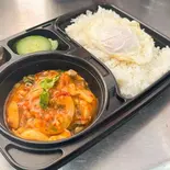 ホイラーイパットナムプリックパオ(タイのアサリのナムプリックパオ炒め)+ご飯+目玉焼き ผัดหอยลาย+ข้าวสวย+ไข่ดาว(PINTO)