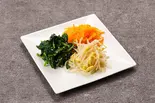 ナムル盛合わせ（ヨロカジキッチン）